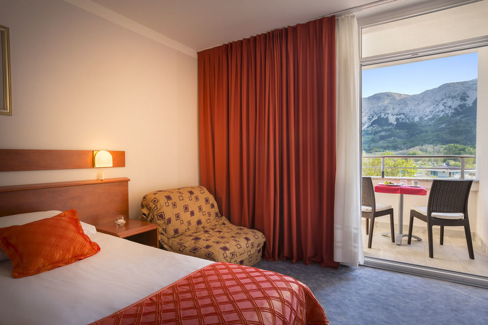 Sunny Baska Hotel By Valamar, Ex Corinthia Экстерьер фото
